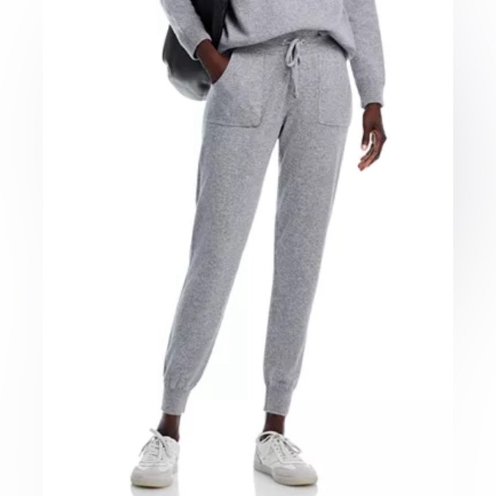 Bloomingdale’s cashmere jogger pants size M